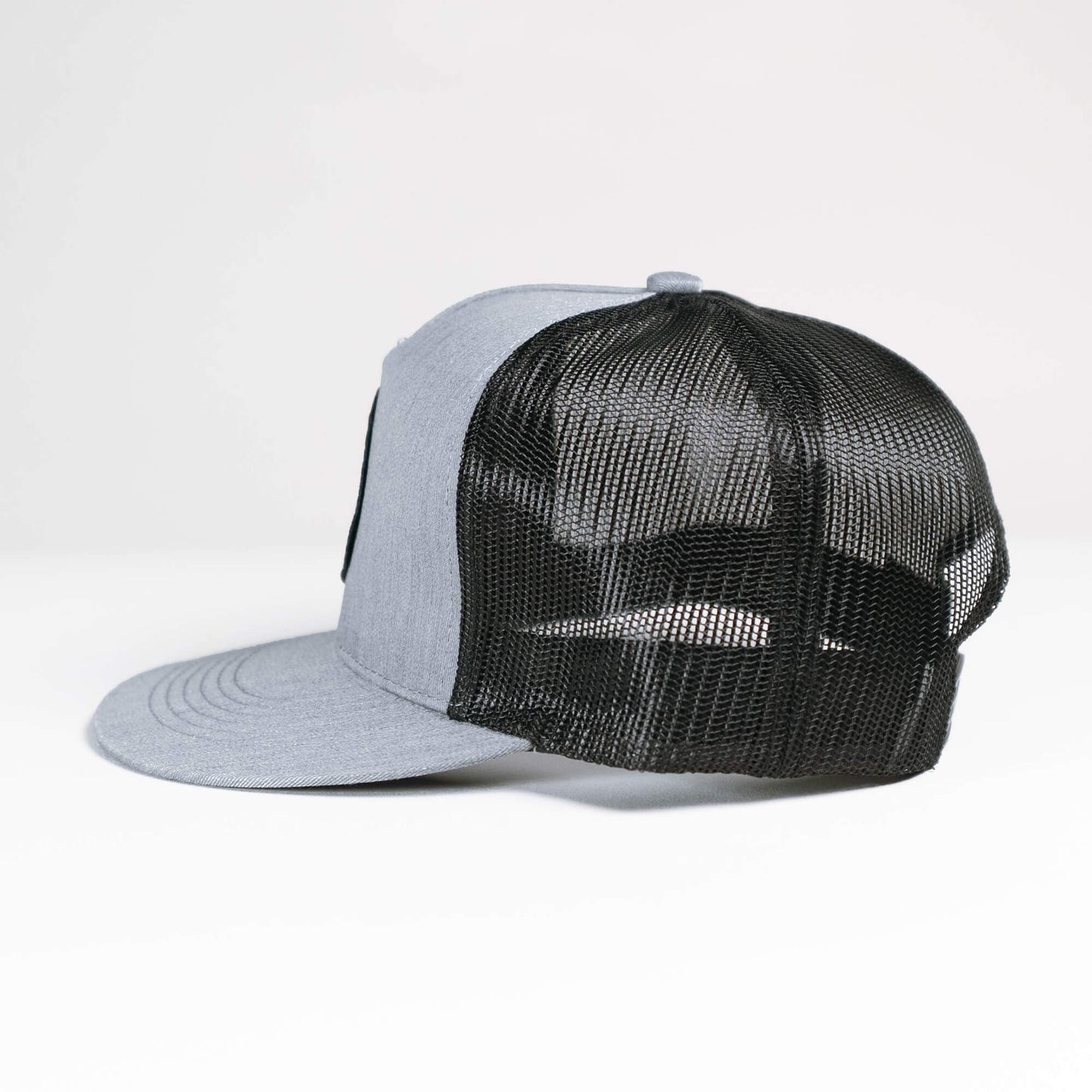Casquette Heureux Comme un Chien Noire et Grise